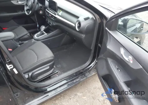 2023 Kia Forte Lxs z USA, uszkodzony, nr VIN 3KPF24AD0PE577187